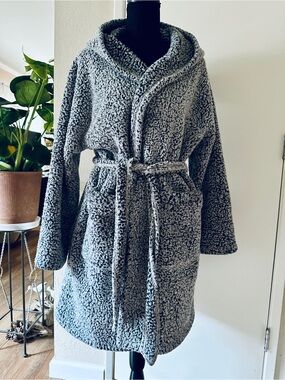 aerie Plush Hooded Robe-Size Medium in Heather Gray Tie Waist
